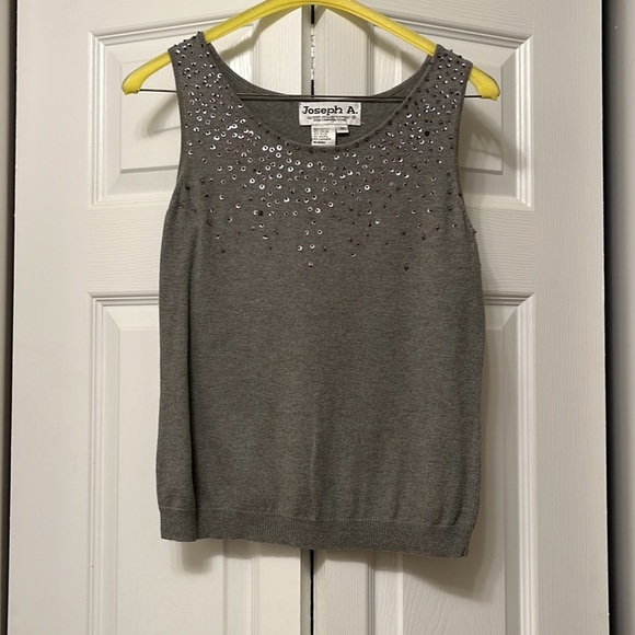 Joseph A Sleeveless heather gray sweater with sequins - Picture 2 of 9